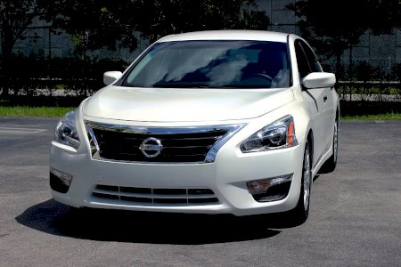 How much would car insurance cost for a Nissan Altima?The Nissan Altima average monthly car insurance rates are $120, but factors such as location, driving record, and relationship status can make your car insurance rates vary.