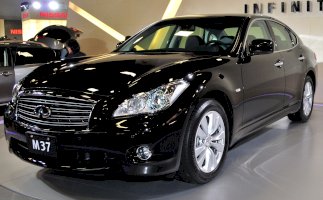 Infiniti M