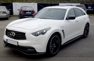 Infiniti QX70